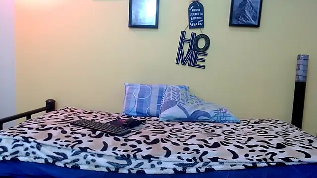 Snapshot of 18dulcegatita chatting on April 2026 07:31:02 PM 18dulcegatita online show from April 2026 07:31:02 PM