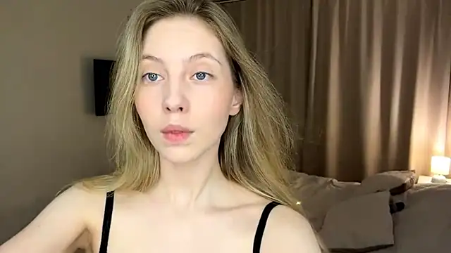 SofiaVelour online show from April 2026 05:35:02 PM