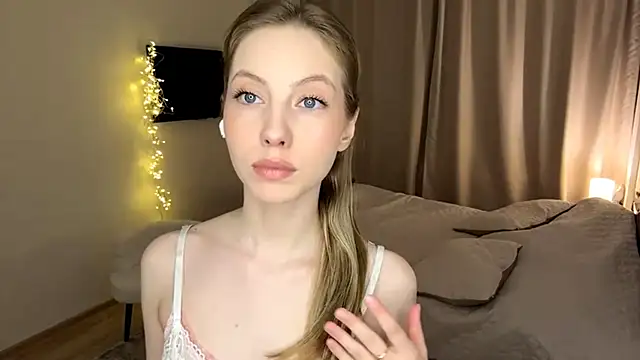 SofiaVelour online show from April 2026 04:34:01 PM