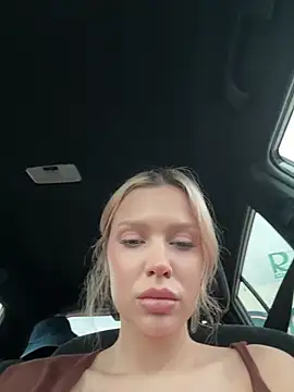 Girl-Mia online show from June 2026 04:25:01 AM