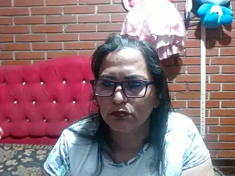 Snapshot of kristalmarelyn chatting on May 2026 06:10:02 AM kristalmarelyn online show from May 2026 06:10:02 AM