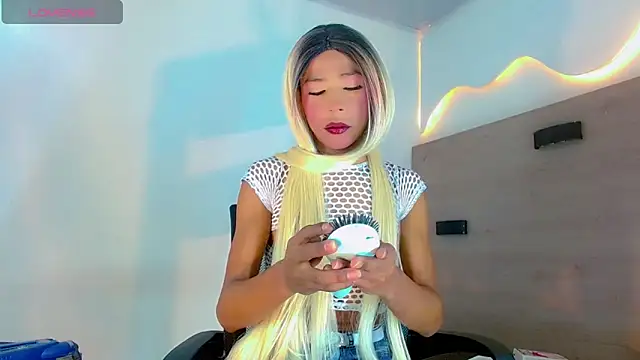 Snapshot of SinnthyaFoxxy chatting on April 2026 07:43:01 PM SinnthyaFoxxy online show from April 2026 07:43:01 PM