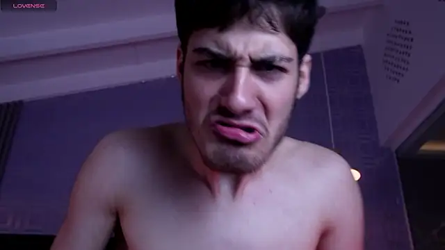 Snapshot of Enzo_Crown chatting on April 2026 07:58:02 PM Enzo Crown online show from April 2026 07:58:02 PM