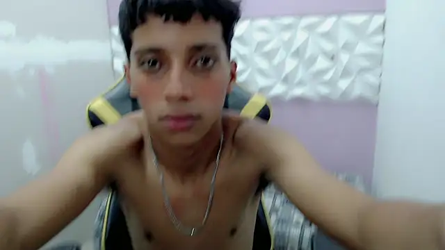 Snapshot of Yei_lee_ chatting on April 2026 04:32:01 AM Yei lee online show from April 2026 04:32:01 AM