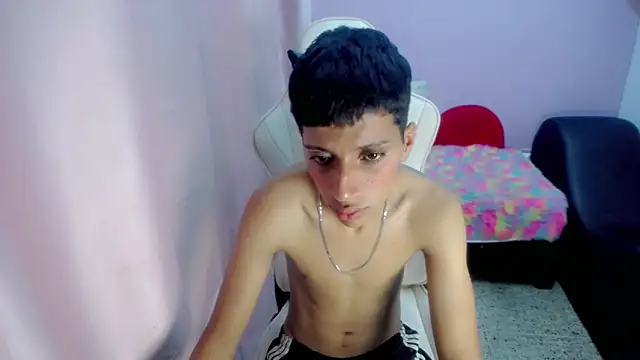 Snapshot of Yei_lee_ chatting on April 2026 07:55:01 PM Yei lee online show from April 2026 07:55:01 PM