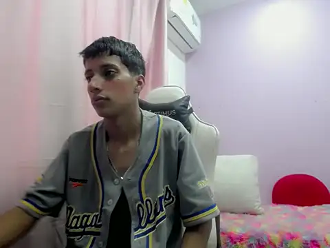 Snapshot of Yei_lee_ chatting on April 2026 08:10:02 PM Yei lee online show from April 2026 08:10:02 PM