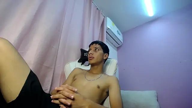 Snapshot of Yei_lee_ chatting on April 2026 08:42:02 PM Yei lee online show from April 2026 08:42:02 PM