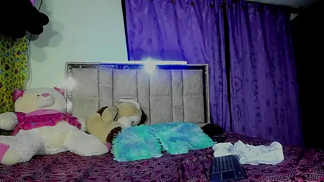 moniquehisk online show from April 2026 03:28:01 PM