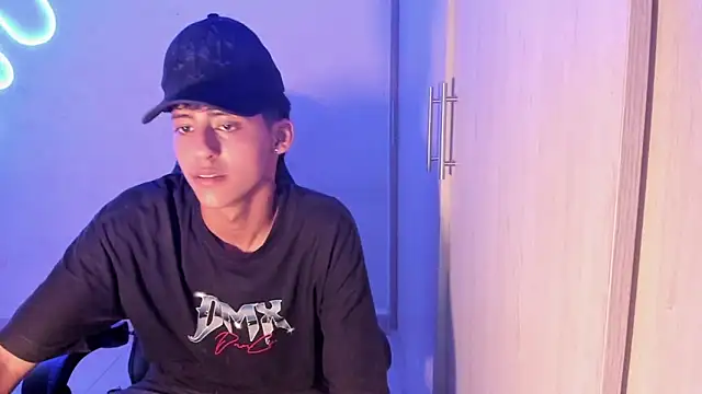 Snapshot of dante_martinez chatting on April 2026 08:53:01 PM dante martinez online show from April 2026 08:53:01 PM