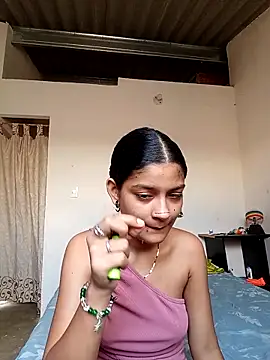 Lyra Siren online show from April 2026 03:39:02 PM