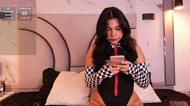 Snapshot of SweetNami_ chatting on April 2026 02:15:01 PM SweetNami online show from April 2026 02:15:01 PM