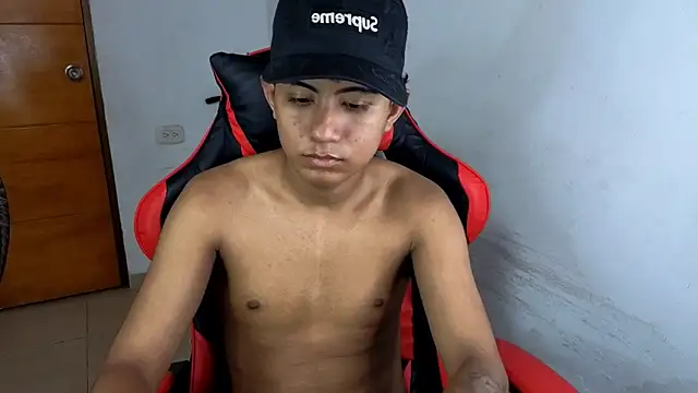 Snapshot of darknigthx chatting on April 2026 03:26:01 AM darknigthx online show from April 2026 03:26:01 AM