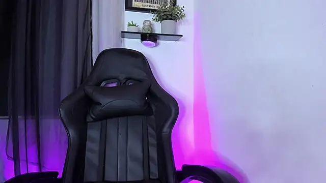 Red DollX online show from April 2026 01:44:02 AM