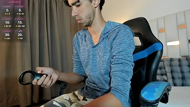 Snapshot of Alessandro_Abruzzo chatting on April 2026 12:05:02 PM Alessandro Abruzzo online show from April 2026 12:05:02 PM