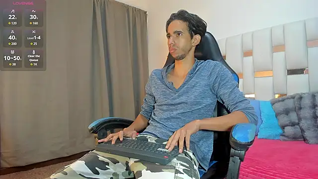 Snapshot of Alessandro_Abruzzo chatting on April 2026 01:05:02 PM Alessandro Abruzzo online show from April 2026 01:05:02 PM