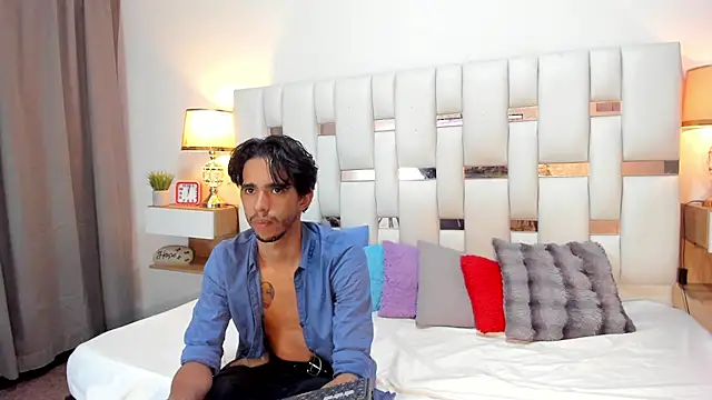 Snapshot of Alessandro_Abruzzo chatting on April 2026 04:13:02 AM Alessandro Abruzzo online show from April 2026 04:13:02 AM