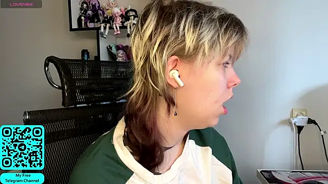 MadalynNosel online show from April 2026 07:02:01 AM