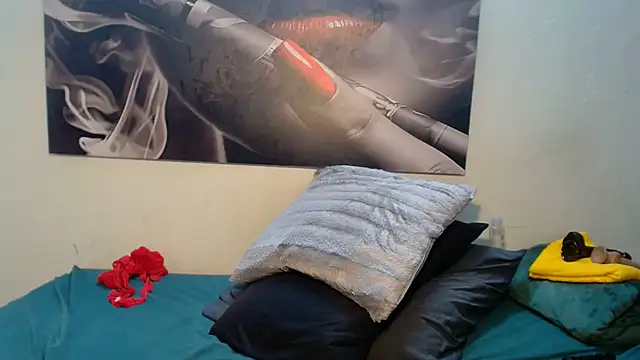 Snapshot of Lola-77 chatting on April 2026 09:21:02 PM Lola-77 online show from April 2026 09:21:02 PM