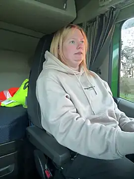 TruckerBabeLeenchen online show from April 2026 04:56:01 AM