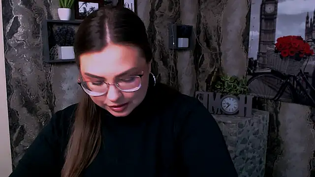 Snapshot of AminaSoul_ chatting on April 2026 07:03:02 AM AminaSoul online show from April 2026 07:03:02 AM