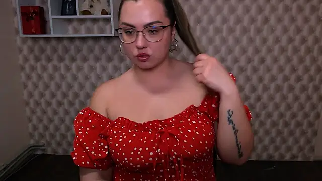 Snapshot of AminaSoul_ chatting on April 2026 07:46:01 AM AminaSoul online show from April 2026 07:46:01 AM