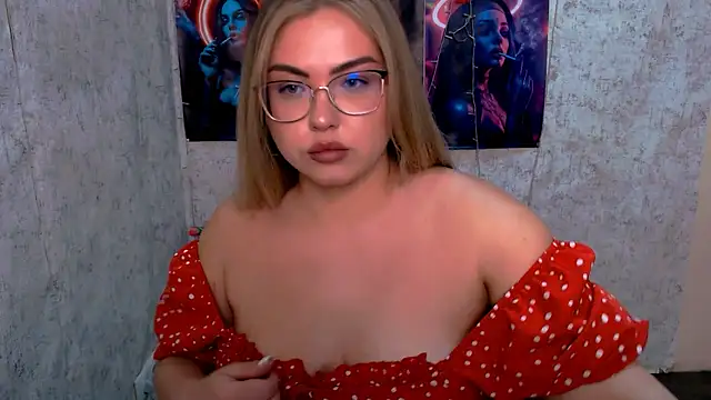 Snapshot of AminaSoul_ chatting on April 2026 06:41:01 AM AminaSoul online show from April 2026 06:41:01 AM