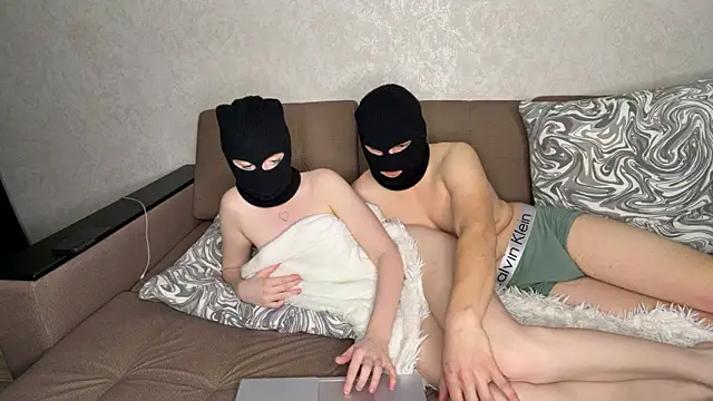 Snapshot of PamelaCouple_ chatting on April 2026 02:44:01 PM PamelaCouple online show from April 2026 02:44:01 PM