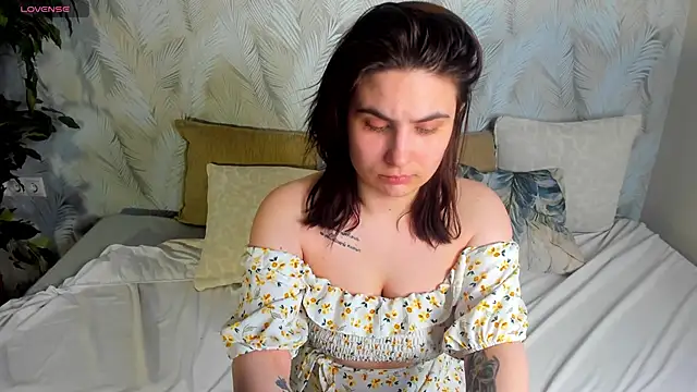 Alisa Froks online show from April 2026 09:25:02 AM