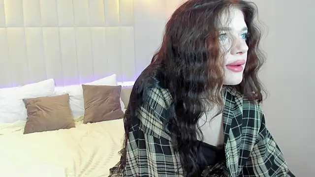 Snapshot of MaryaRyan chatting on April 2026 01:05:02 AM MaryaRyan online show from April 2026 01:05:02 AM