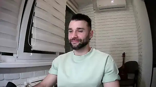 Snapshot of DaddySlava chatting on April 2026 06:27:01 PM DaddySlava online show from April 2026 06:27:01 PM