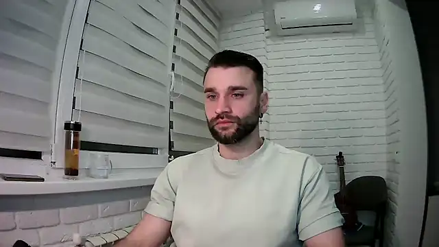 Snapshot of DaddySlava chatting on April 2026 06:08:02 PM DaddySlava online show from April 2026 06:08:02 PM