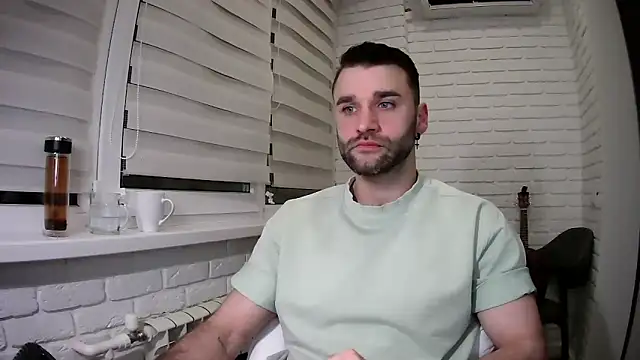 Snapshot of DaddySlava chatting on April 2026 06:02:01 PM DaddySlava online show from April 2026 06:02:01 PM