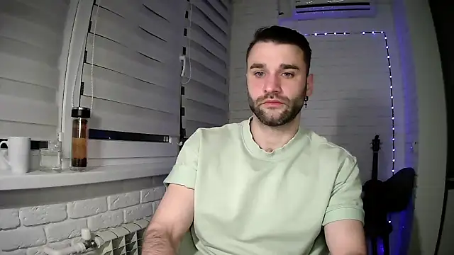 Snapshot of DaddySlava chatting on April 2026 06:23:01 PM DaddySlava online show from April 2026 06:23:01 PM