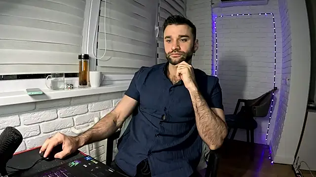 Snapshot of DaddySlava chatting on April 2026 06:02:01 PM DaddySlava online show from April 2026 06:02:01 PM