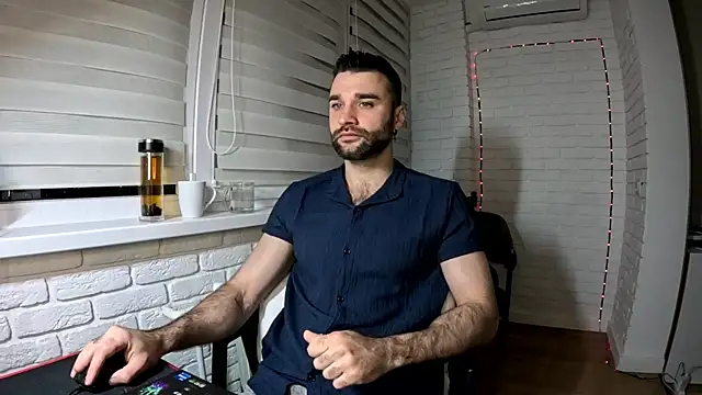 Snapshot of DaddySlava chatting on April 2026 06:26:01 PM DaddySlava online show from April 2026 06:26:01 PM