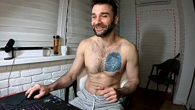 Snapshot of DaddySlava chatting on April 2026 09:39:33 PM DaddySlava online show from April 2026 09:39:33 PM