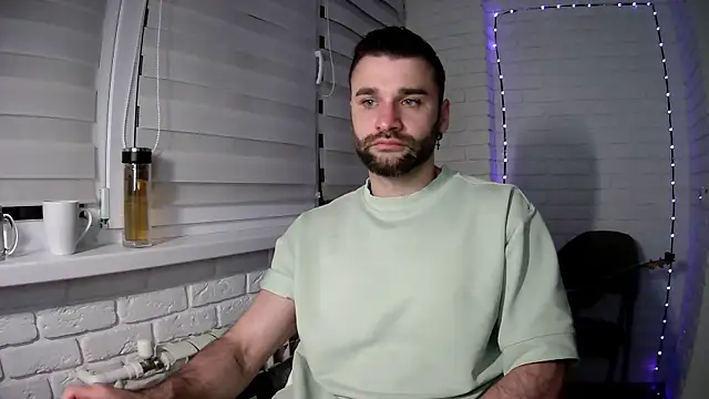 Snapshot of DaddySlava chatting on April 2026 06:20:01 PM DaddySlava online show from April 2026 06:20:01 PM