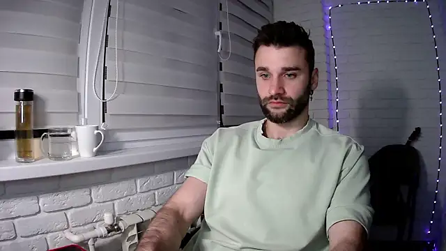 Snapshot of DaddySlava chatting on April 2026 09:17:01 PM DaddySlava online show from April 2026 09:17:01 PM