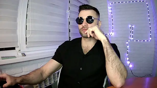 Snapshot of DaddySlava chatting on April 2026 06:21:02 PM DaddySlava online show from April 2026 06:21:02 PM
