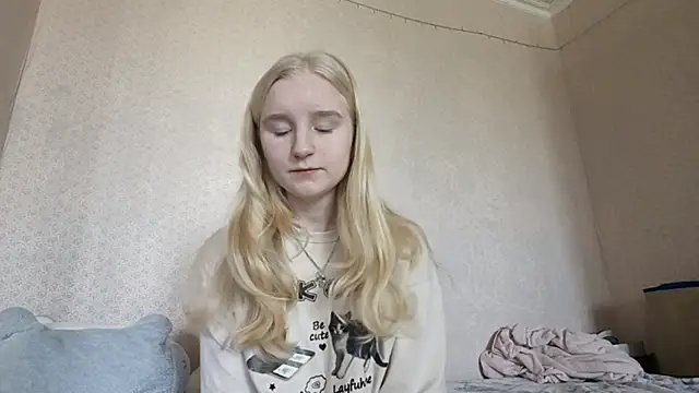 Snapshot of ForwentSeat chatting on April 2026 09:43:01 AM ForwentSeat online show from April 2026 09:43:01 AM