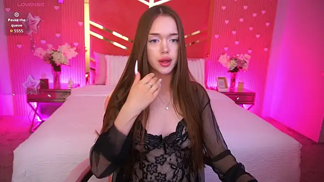 LunarDolly online show from July 2026 09:00:02 AM