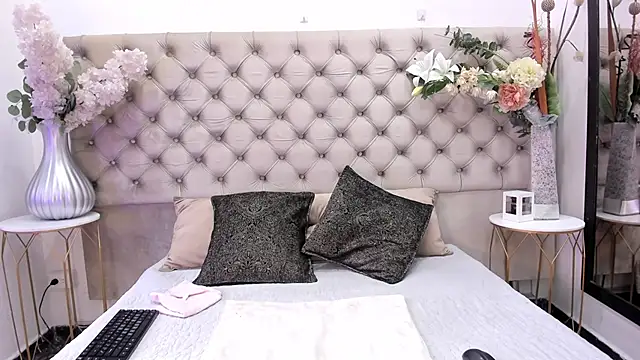 Snapshot of BellaWilliams_ chatting on April 2026 08:47:01 PM BellaWilliams online show from April 2026 08:47:01 PM