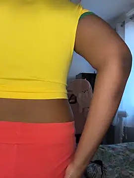 EliLaSoumise online show from April 2026 05:17:01 PM