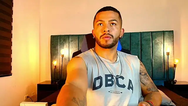 Enzo Vitale  online show from April 2026 07:20:02 PM