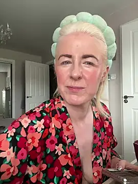 Laylaskyexx online show from June 2026 06:40:02 AM