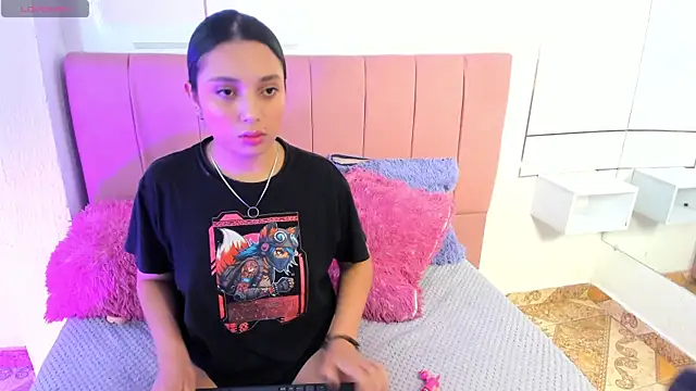 Snapshot of jade_roux chatting on April 2026 08:56:01 AM jade roux online show from April 2026 08:56:01 AM