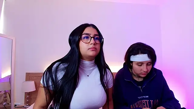 Snapshot of Elisa_n_Emma chatting on April 2026 07:48:01 PM Elisa n Emma online show from April 2026 07:48:01 PM