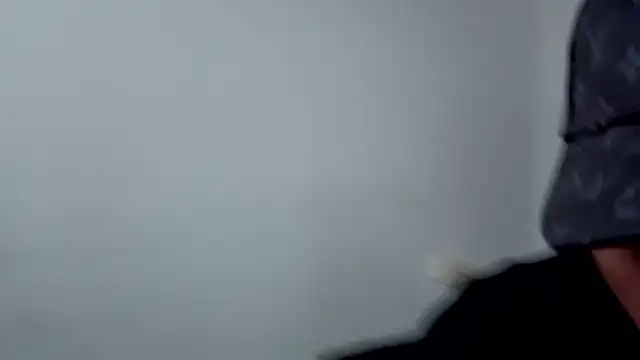 Snapshot of Charlie_Foxie chatting on April 2026 03:33:01 AM Charlie Foxie online show from April 2026 03:33:01 AM