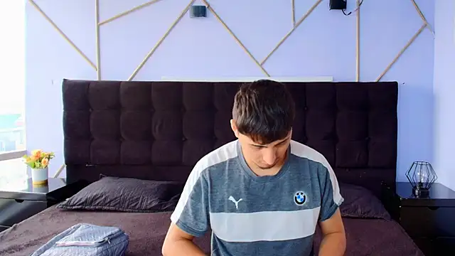 Snapshot of Sweett_Sinn_ chatting on April 2026 04:23:01 PM Sweett Sinn online show from April 2026 04:23:01 PM