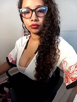 Wolfamara online show from April 2026 01:28:02 PM